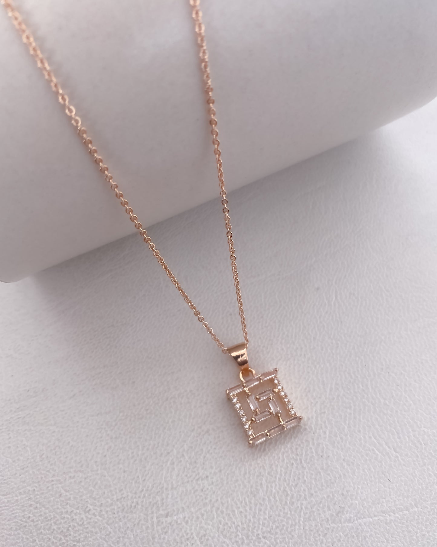 American Diamonds Diamond And Chowki Diamond All Plating Nice Chain Pendant (Necles) - Chain Pendal - Belleza Jewels