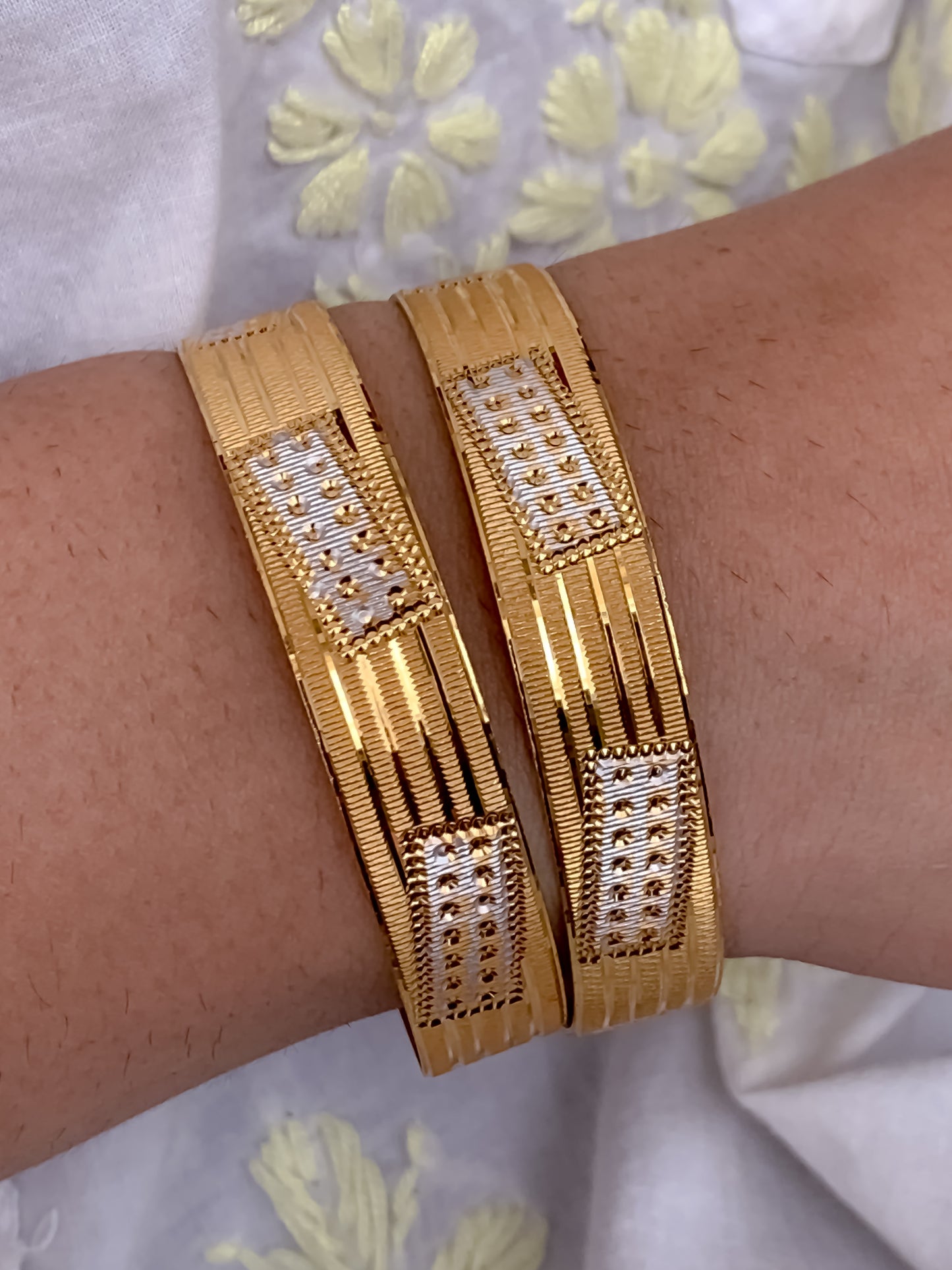 Buy 1 Get 1 Free -Kavya Bangles ( set of 2 )