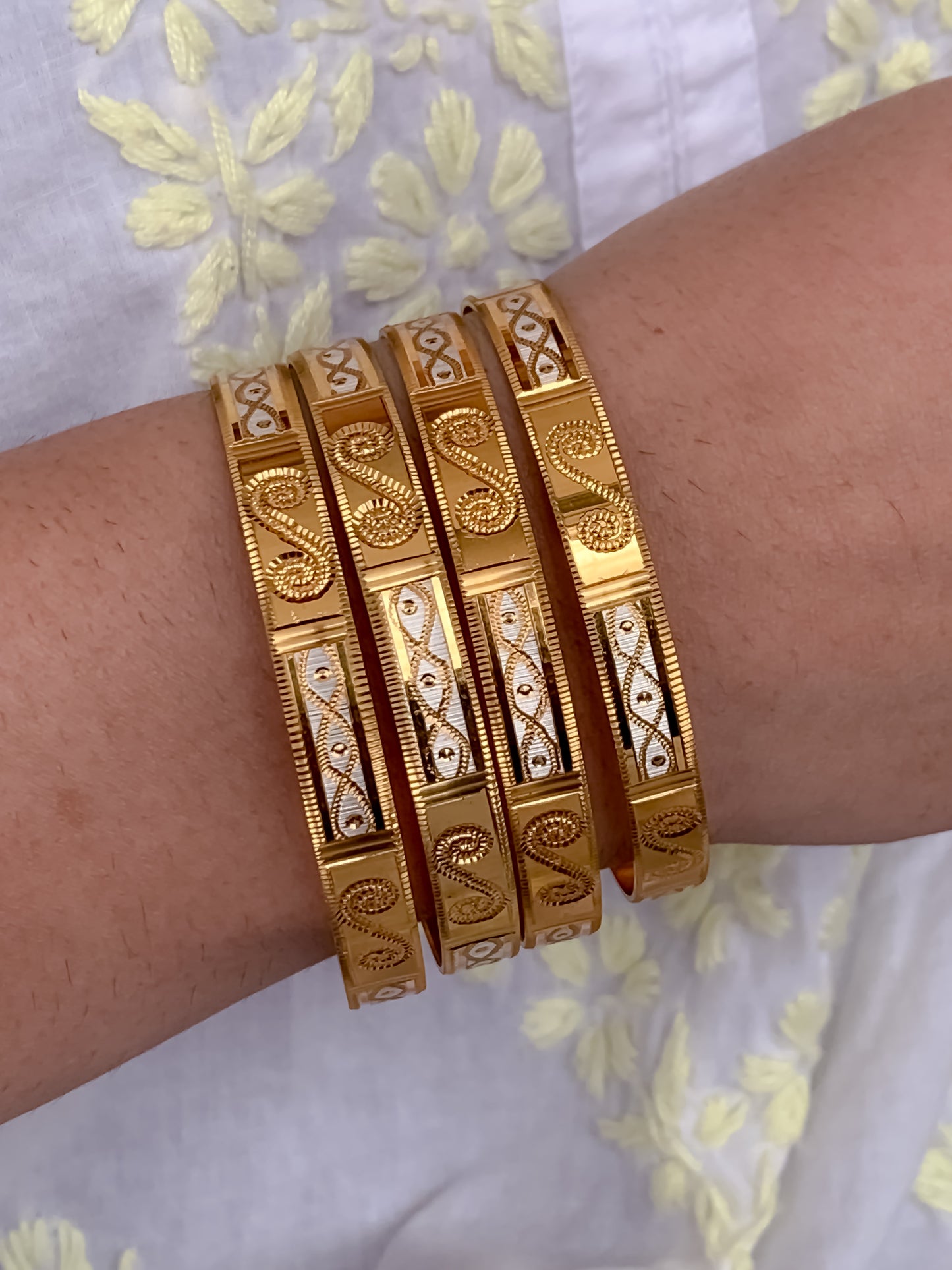 Buy 1 Get 1 Free - Bhavna Bangles ( set of 4 )