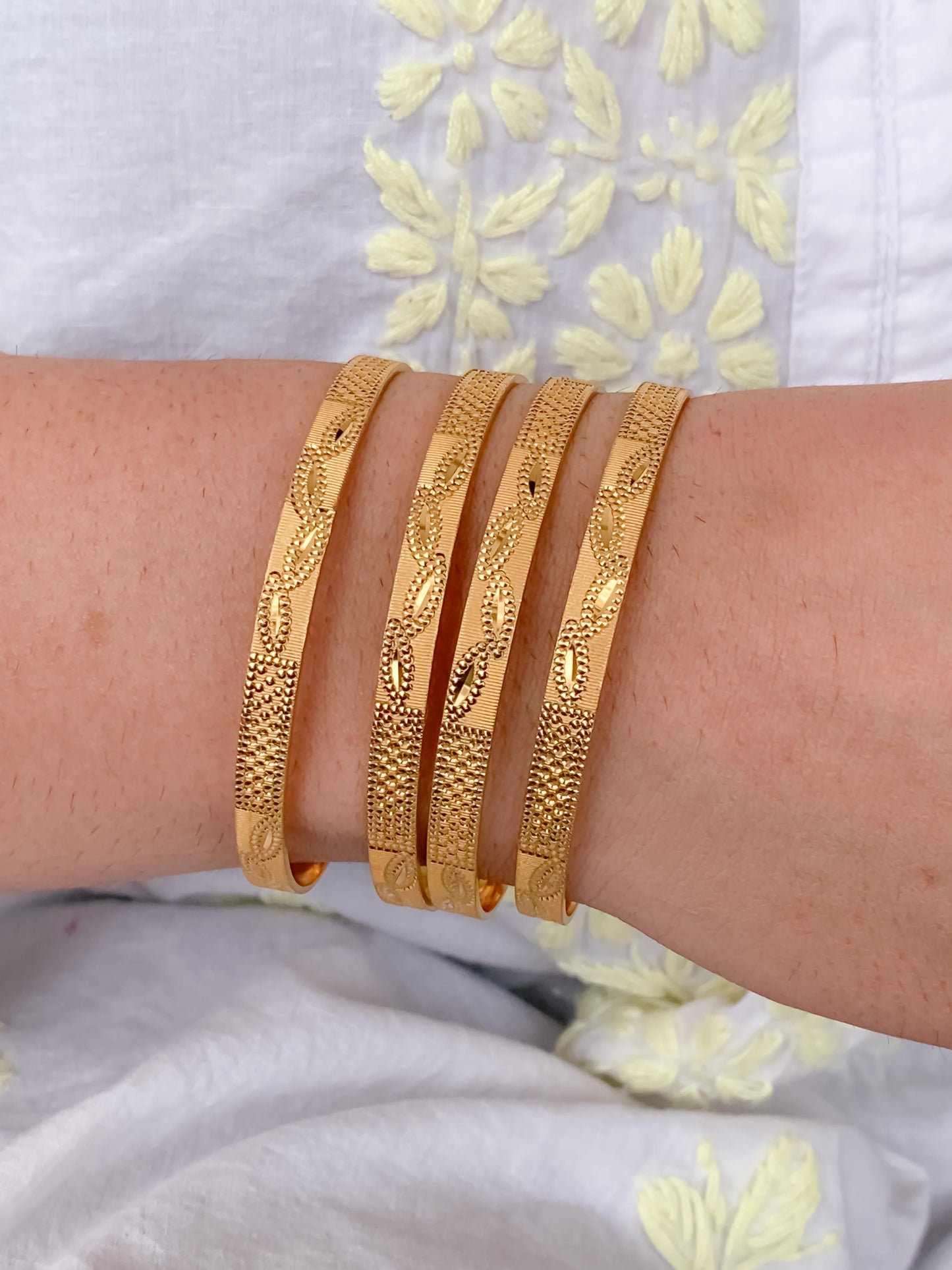 Buy 1 Get 1 Free - Vidhi Bangles ( set of 4 )