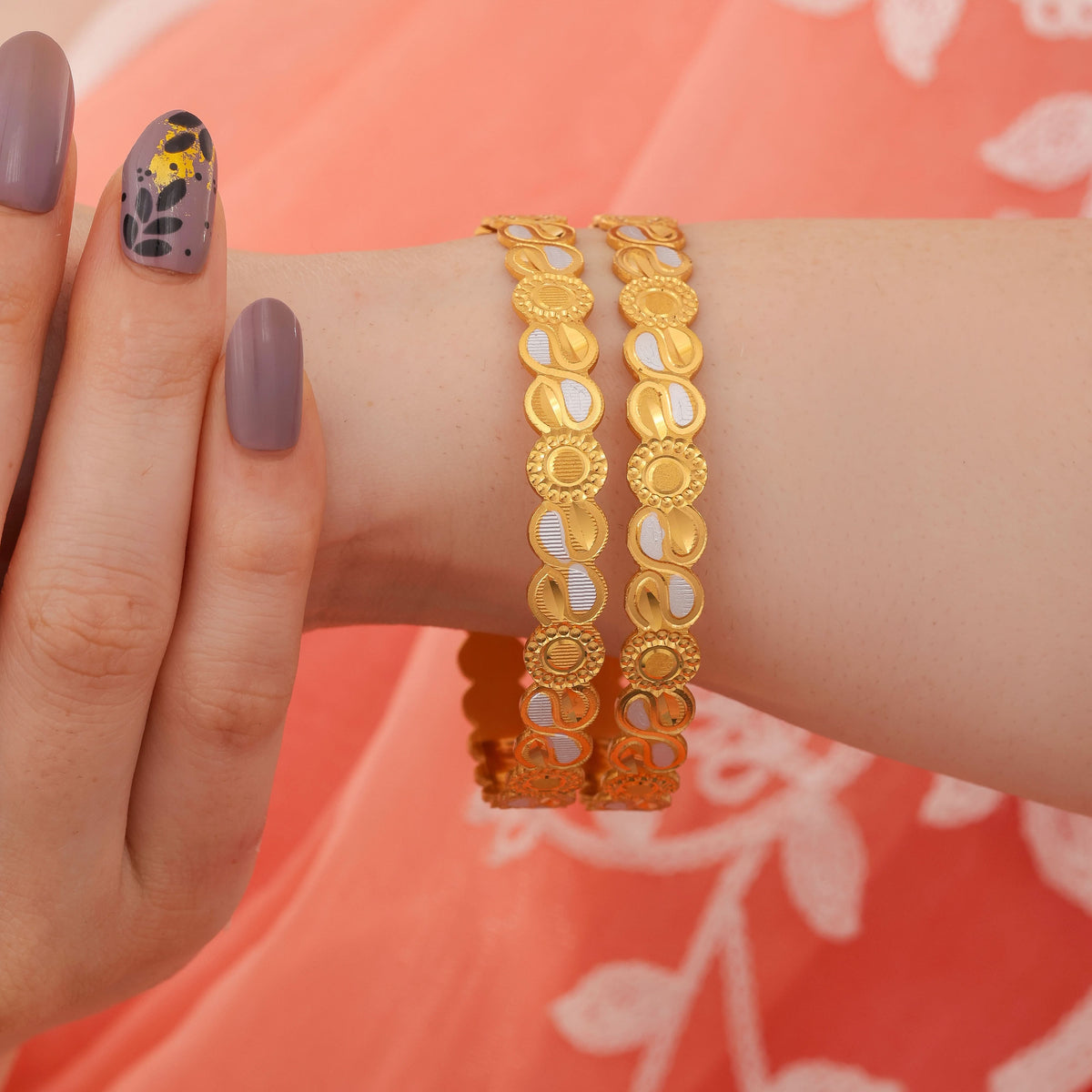 Neetu Bangles (Set of 2)