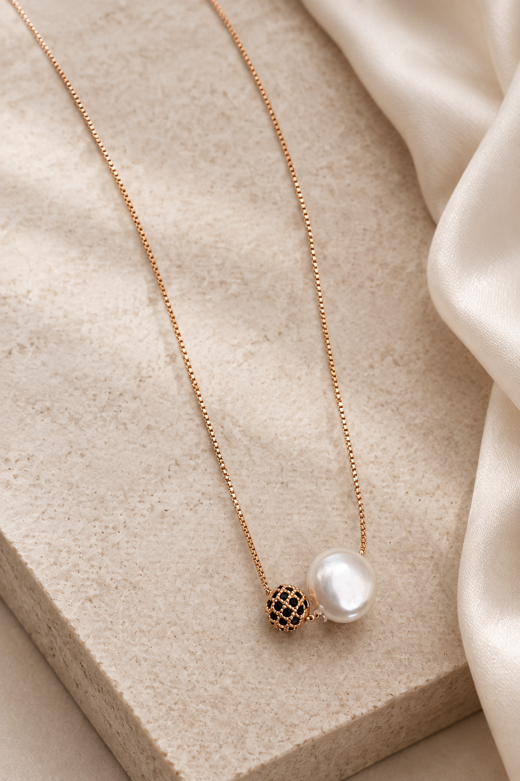 3304 editorial product image