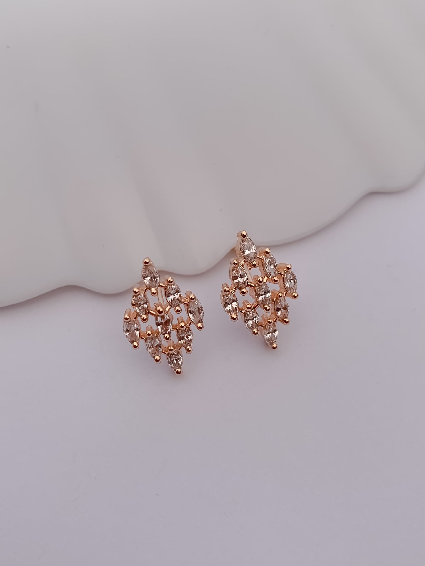 Diamond Pattern Rose Gold Pendant Set