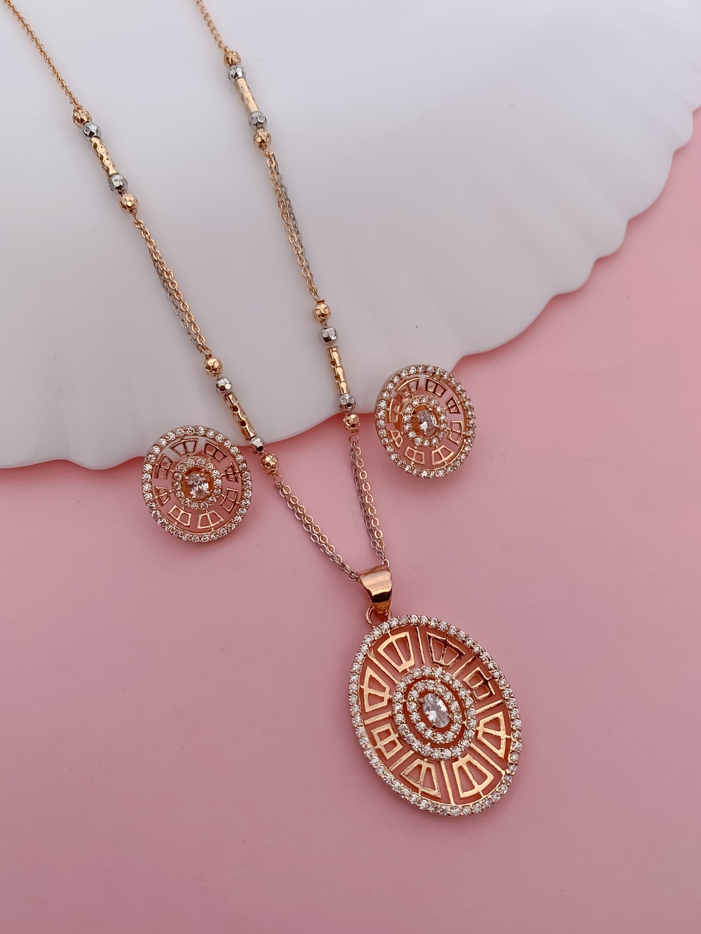 Rose Gold Roman Halo Pendant Set for Women