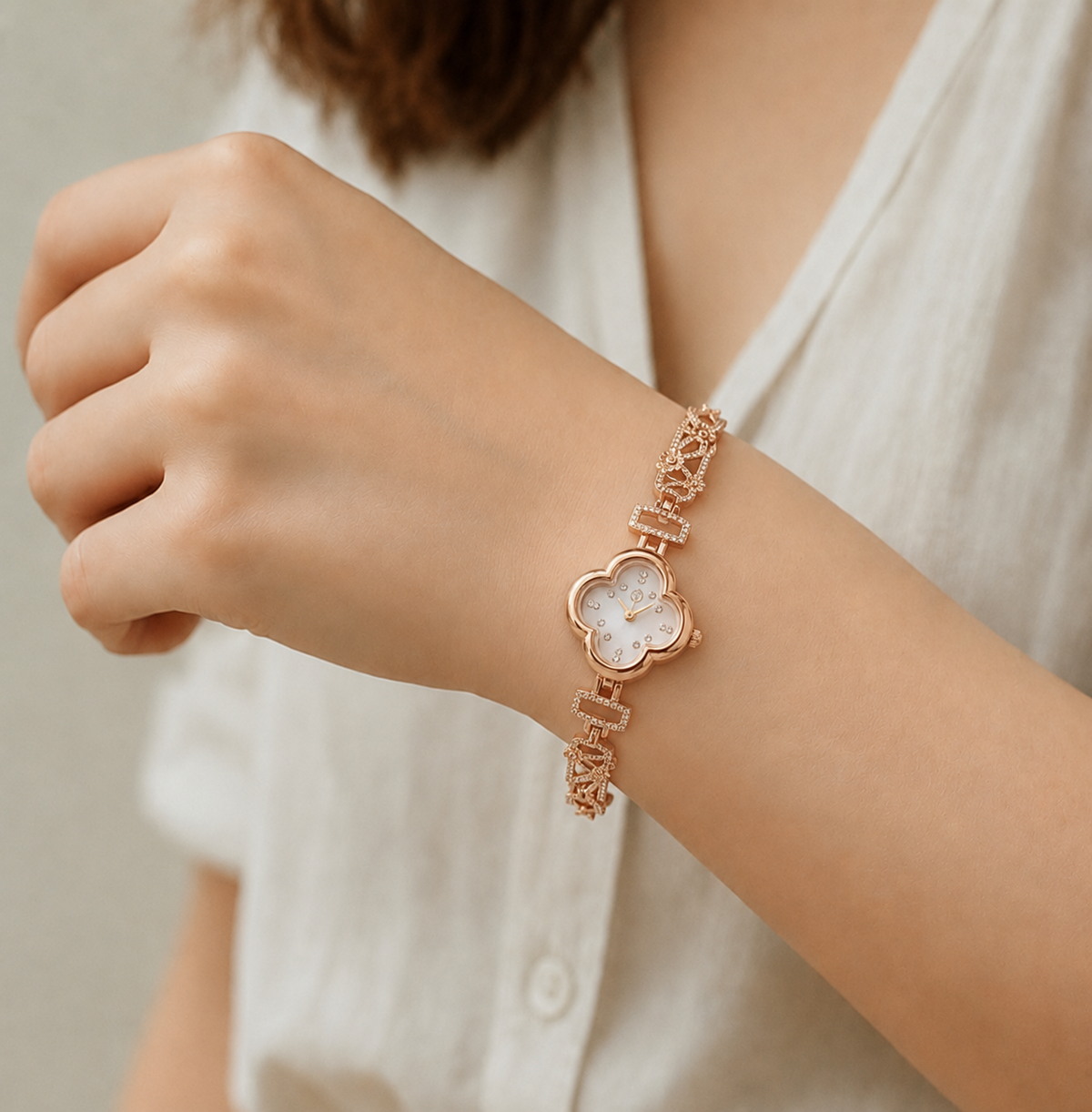 Elegant Rose Gold Clover Dial Crystal Bracelet Watch for Women