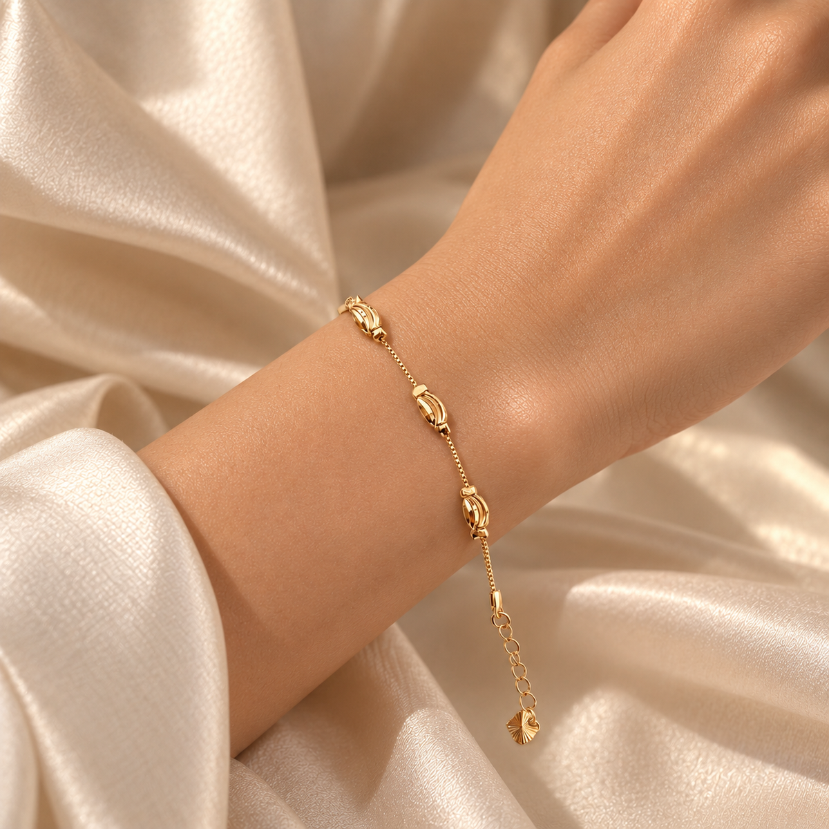 Golden Tulip Charm Chain Bracelet - Stainless Steel