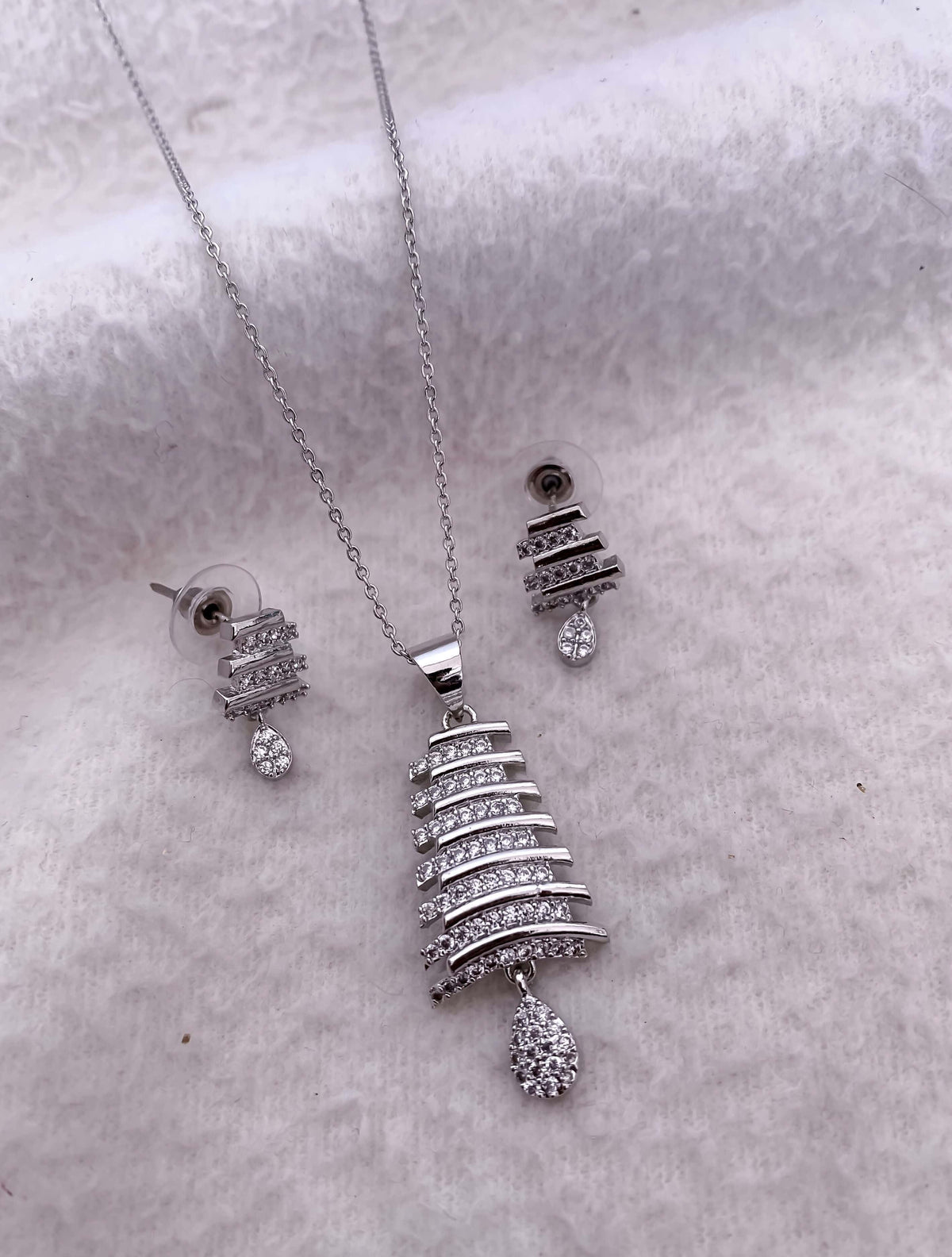 Regal Radiance: The American Diamond Royal Pendant Set by Belezza Jewels - Pendant Set - Belleza Jewels