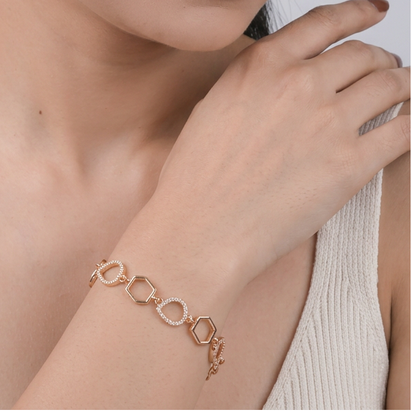 3713 bracelet wrist-focused pose using your model