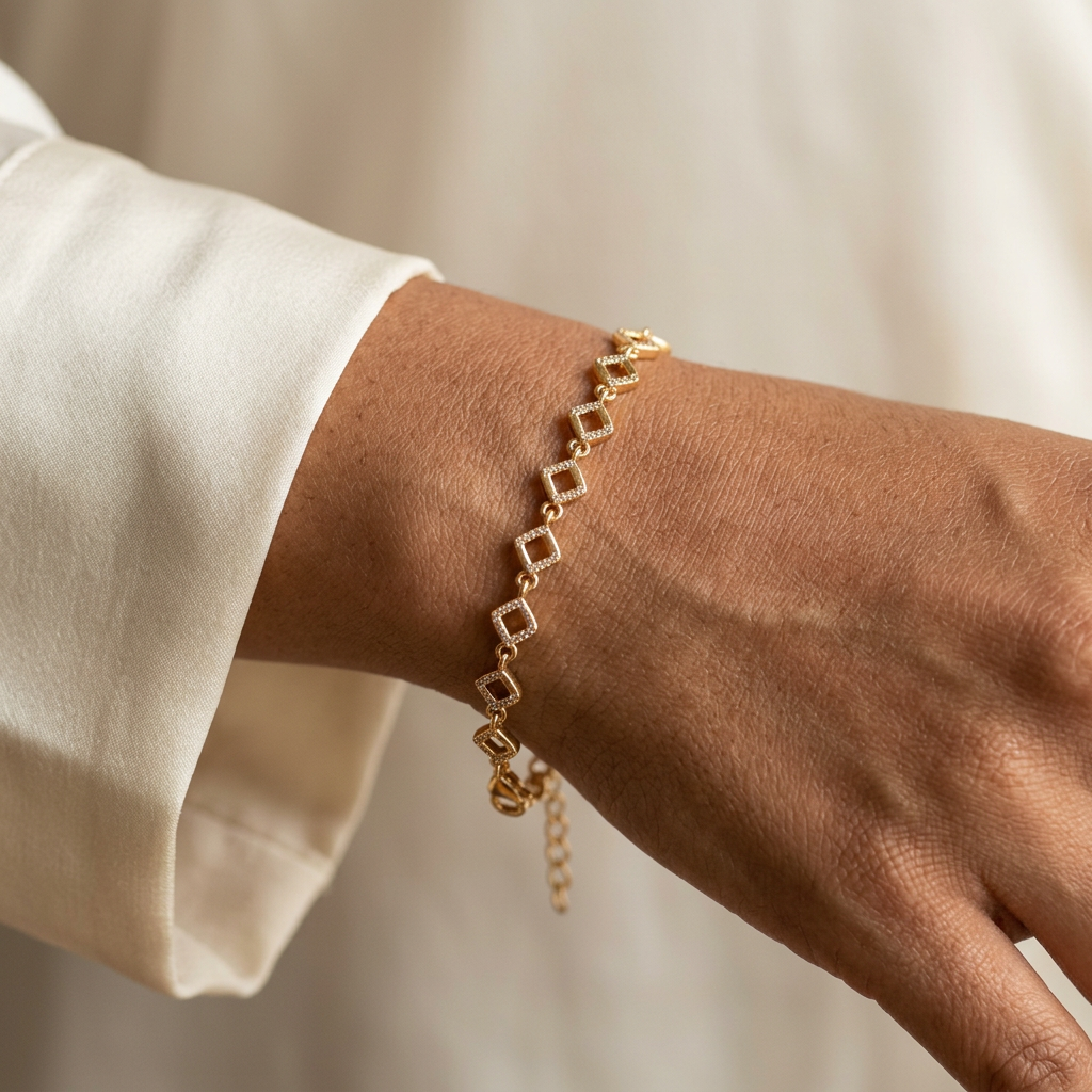 3736 bracelet Lifestyle image