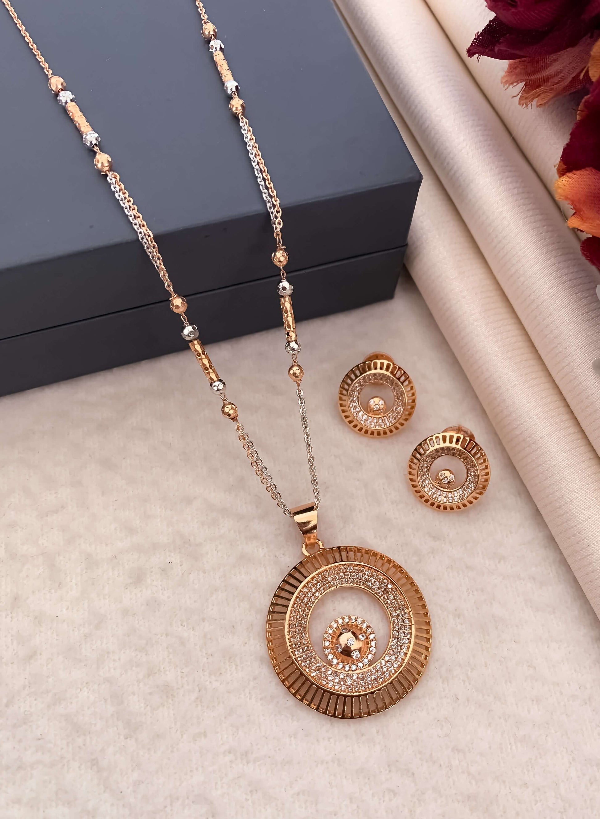 Rose Gold Classy fancy Pendant Set