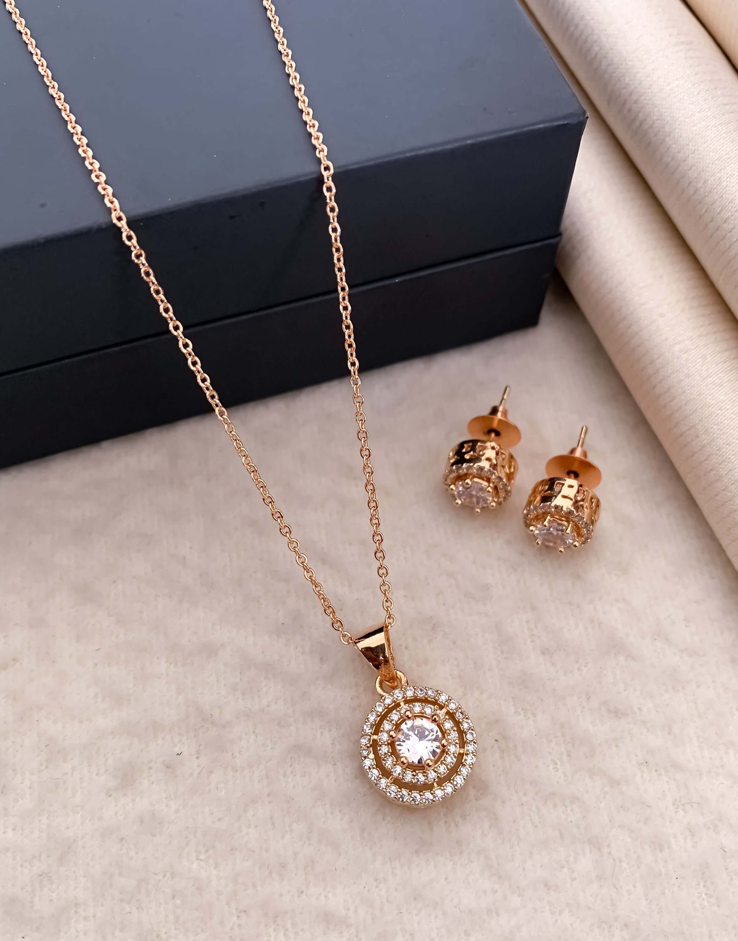 Three circle layer American diamond pendant set With White stone Rose gold