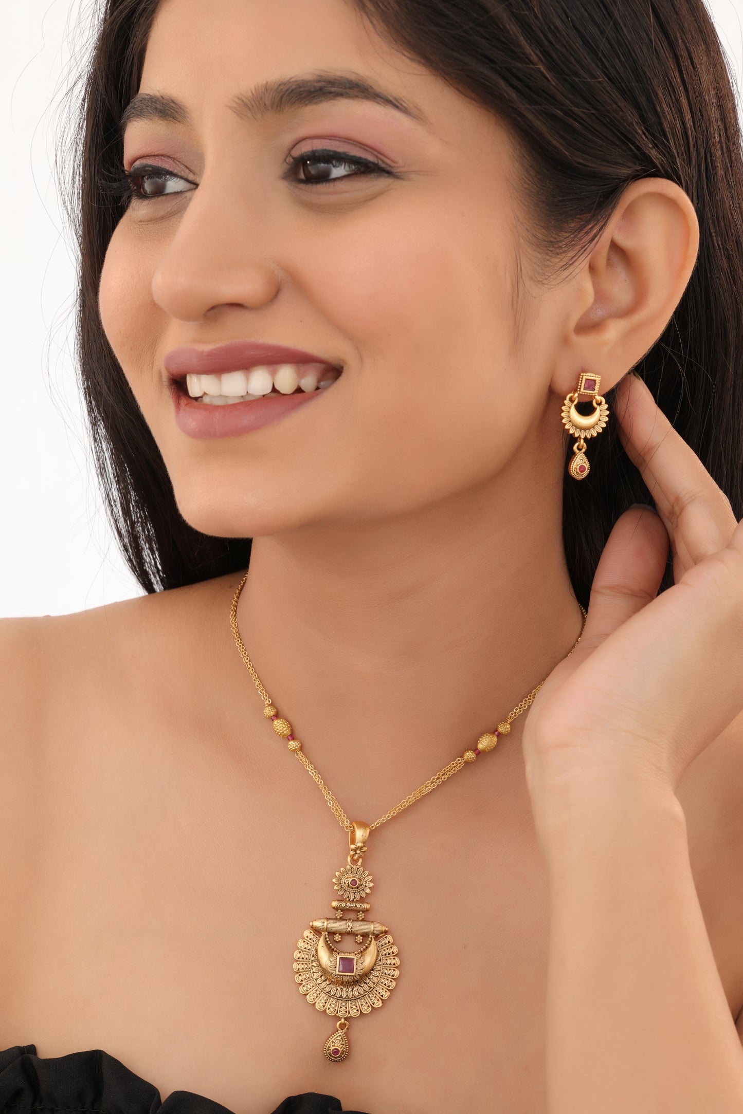 Antique Gold Temple Style Mangalsutra Set with Ruby Accents - Pendant Set - Belleza Jewels