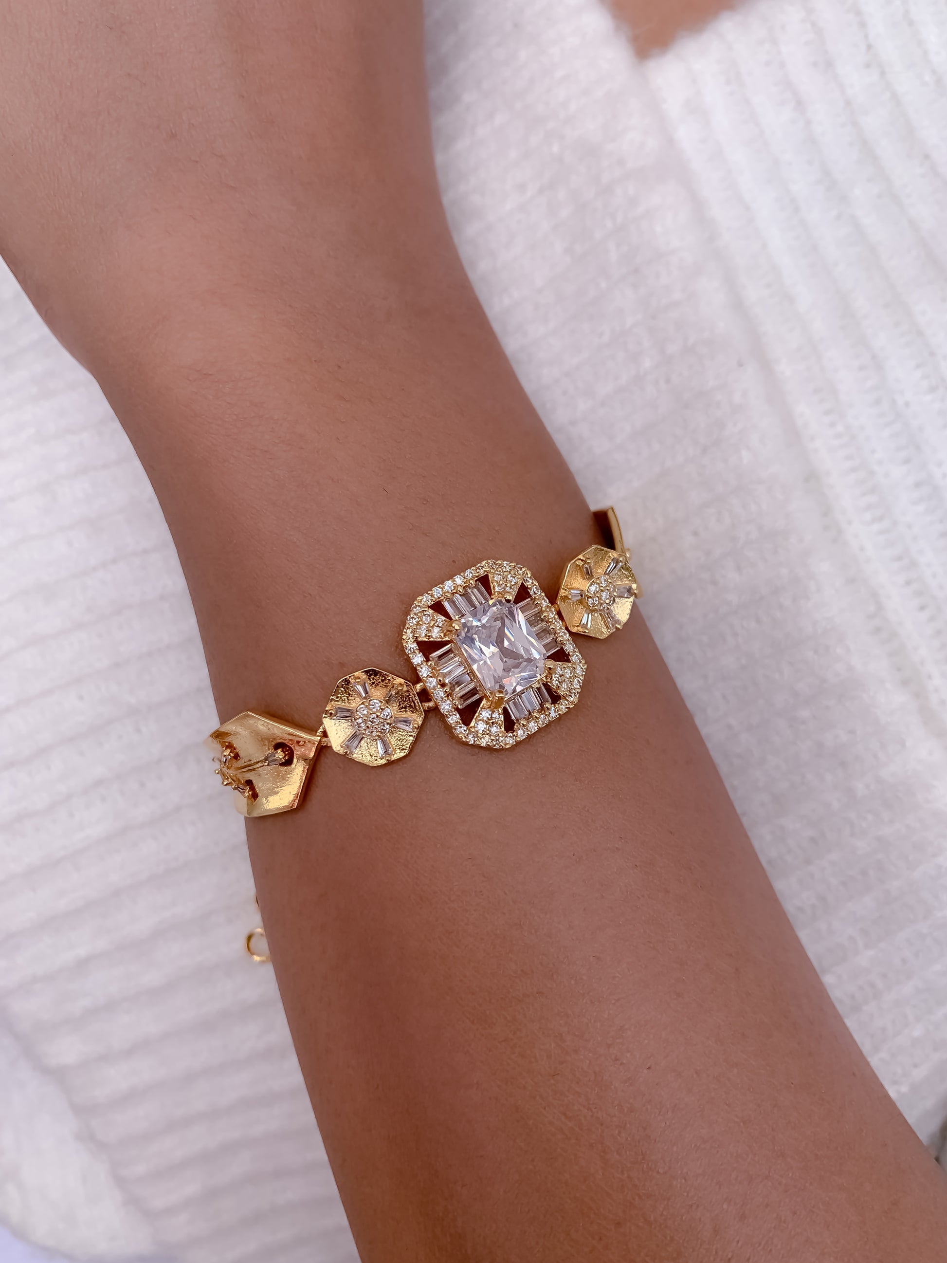 American Diamond High Gold Plated Fancy Colour Bracelet - Bracelet - Belleza Jewels