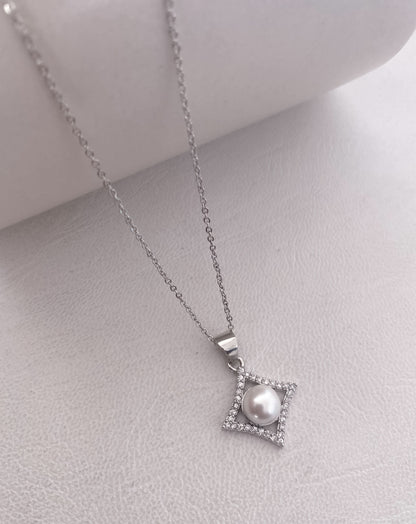 American Diamonds Diamond Real gold Delicate Design Rose Gold Silver and Gold Plated white Pearl Necklace - Chain Pendal - Belleza Jewels