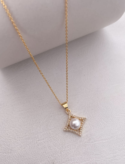 American Diamonds Diamond Real gold Delicate Design Rose Gold Silver and Gold Plated white Pearl Necklace - Chain Pendal - Belleza Jewels
