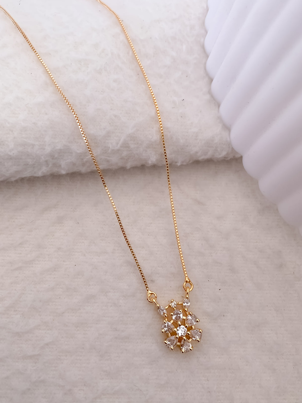 Fancy High Gold Plated Flower Shape Chain Pendant - Chain Pendal - Belleza Jewels