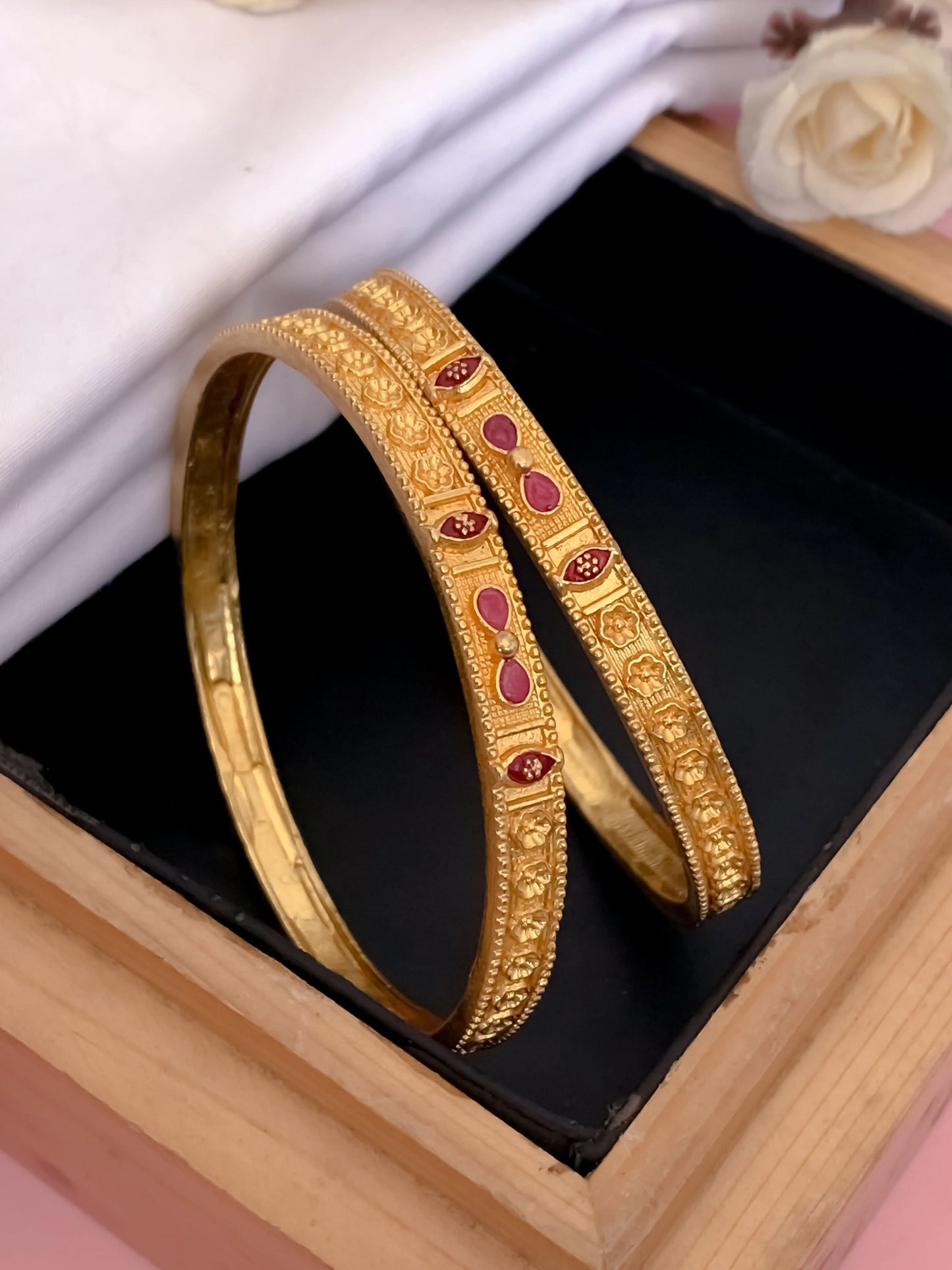 Buy 1 Get 1 Free -Sabana Bangles (Set of 2)
