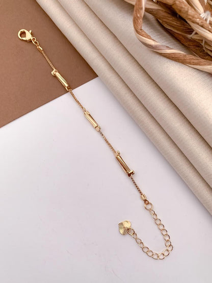 Minimal Gold-Tone Bar Link Bracelet